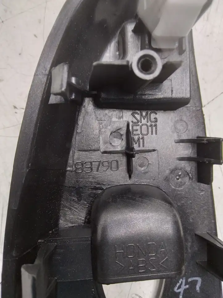 Honda Civic (2006 - 2011) 83790SMGE011M1 Накладка кнопки стеклоподъемника — фото 2