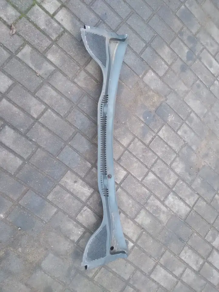 Seat Ibiza IV (6J,6P) (2008 - 2017) 6J1853185B Жабо стеклоочистителей — фото 1