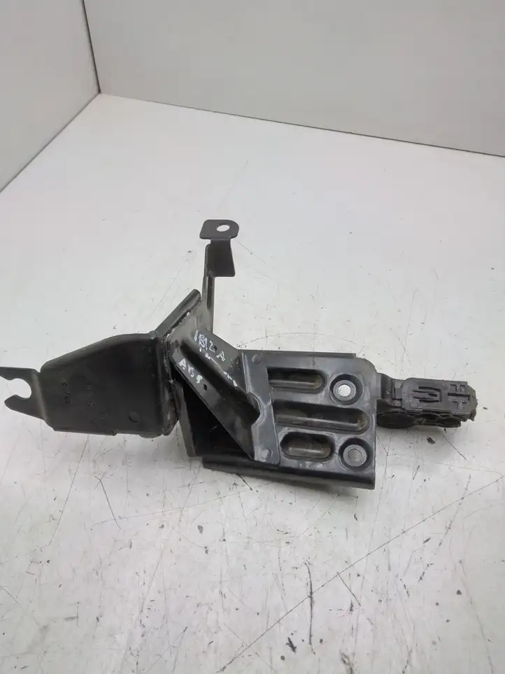 Seat Ibiza IV (6J,6P) (2008 - 2017) 6R1614235C Кронштейн блока ABS — фото 1