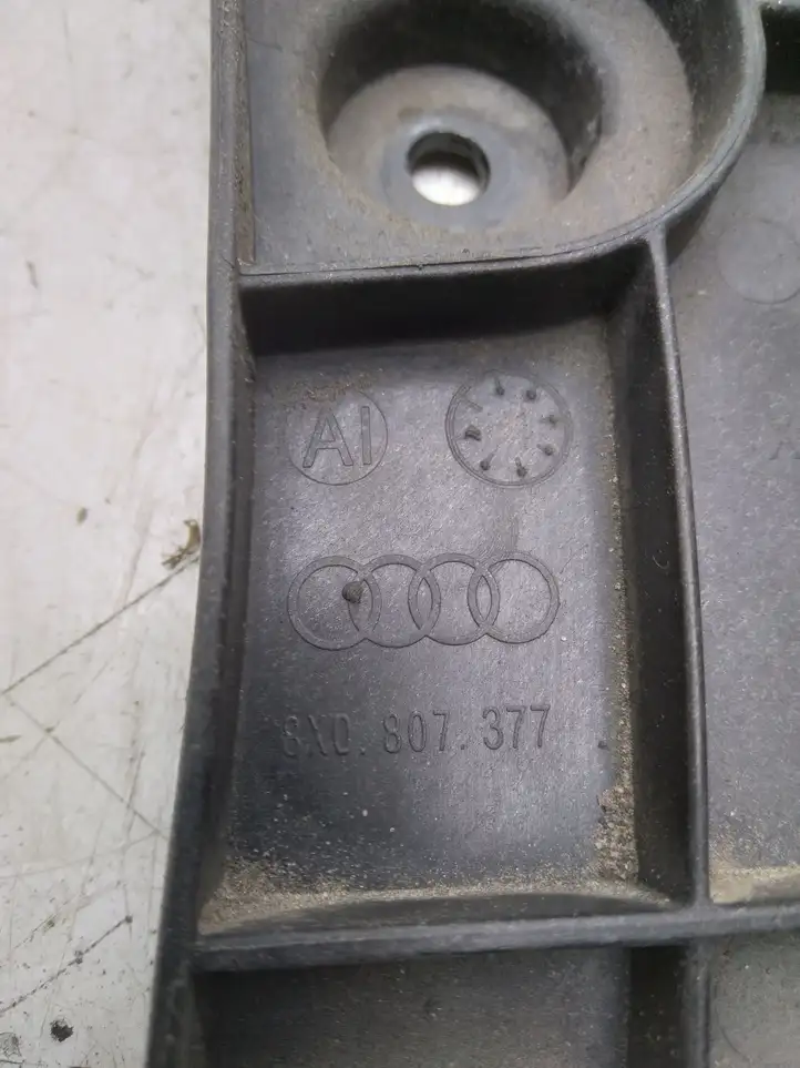 Audi A1 (2010 - 2014) 8X0807377 Кронштейн заднего бампера — фото 3