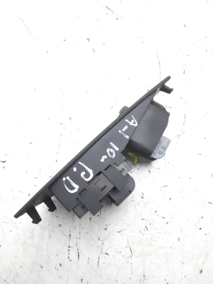 Audi A1 (2010 - 2014) 8X2959522A Кнопка стеклоподъемников — фото 2