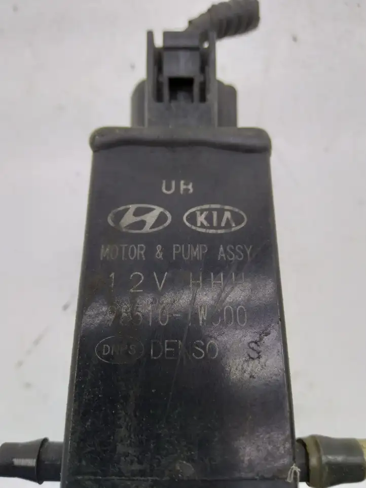 Hyundai i30 (2012 - 2015) 985101W000 Насос омывателя стекла — фото 4
