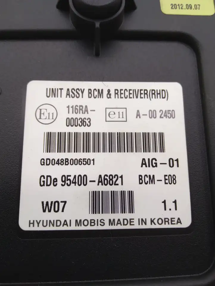 Hyundai i30 (2012 - 2015) 95400A6821 Модуль комфорта — фото 3