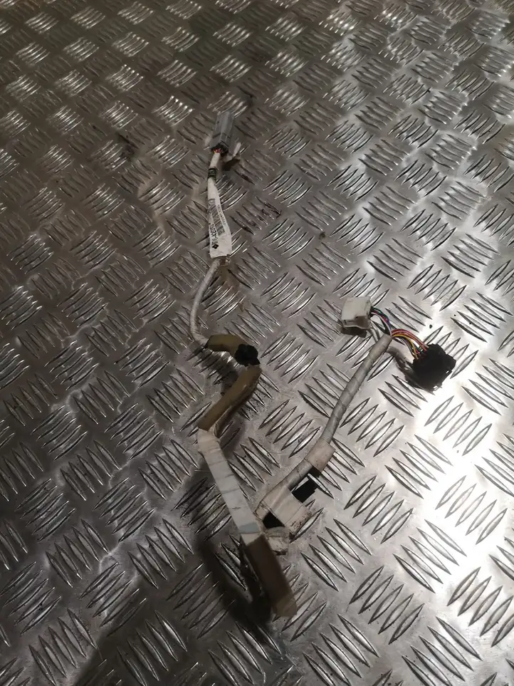 Toyota RAV 4 (XA30) (2006 - 2016) 8974642010 Проводка передней двери — фото 3