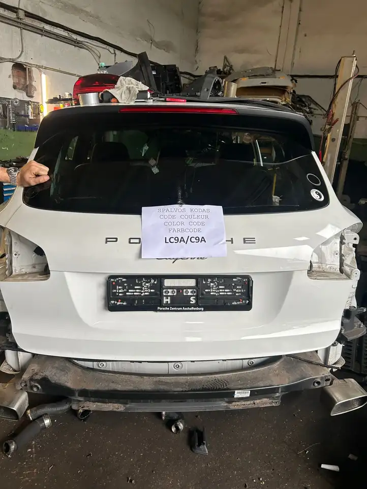 Porsche Cayenne (92A) (2011 - 2017) 7P5827159 Крышка багажника — фото 1