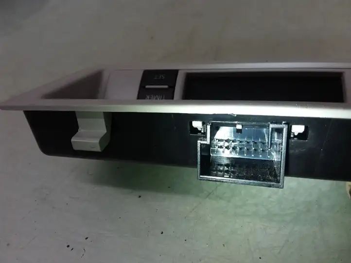 Volkswagen Multivan T5   7E5919037G Нагреватель (webasto) пульт дистанционного управления