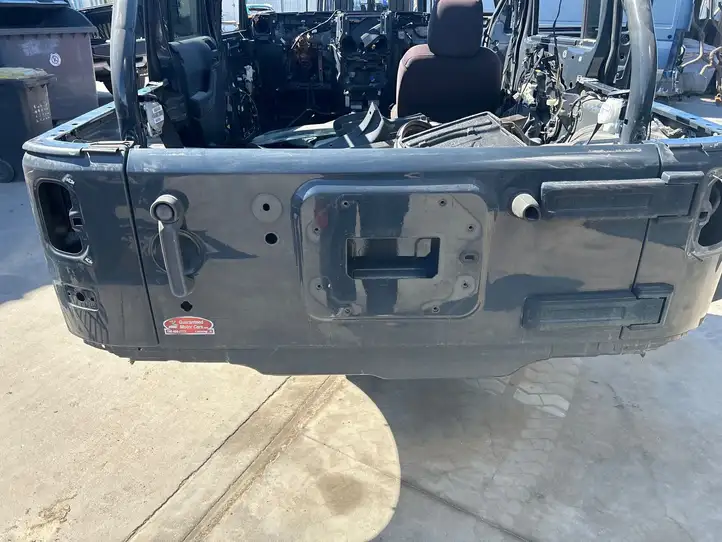 Jeep Wrangler (2007 - 2018) Крышка багажника — фото 1