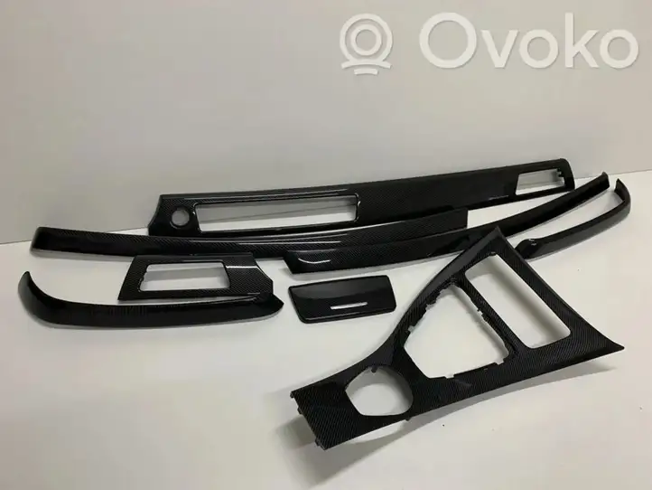 BMW 3 E90 E91    Декоративная планка