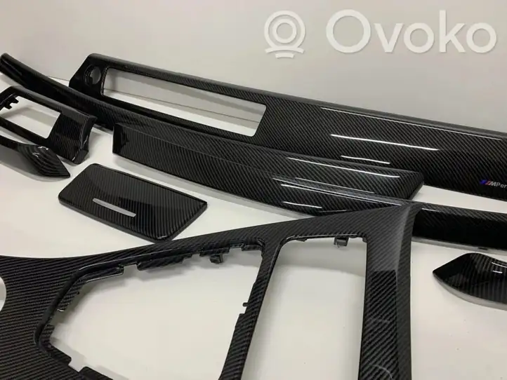 BMW 3 E90 E91    Декоративная планка