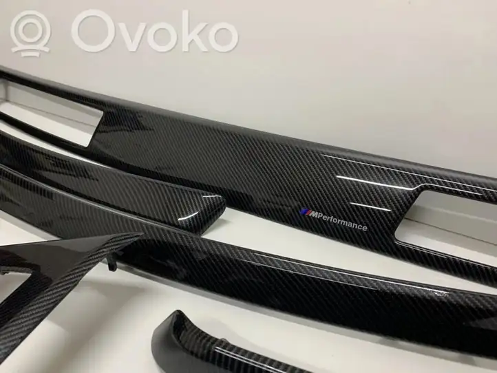 BMW 3 E90 E91    Декоративная планка