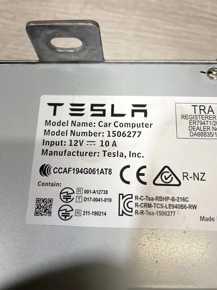 Tesla Model 3 (2017 - 2023) 1506277 Прочие блоки управления — фото 3
