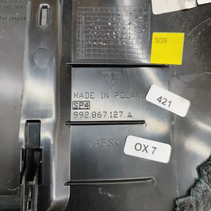 Porsche 911 992 (2019 - ) 992867127A Крышка ящика предохранителей — фото 6