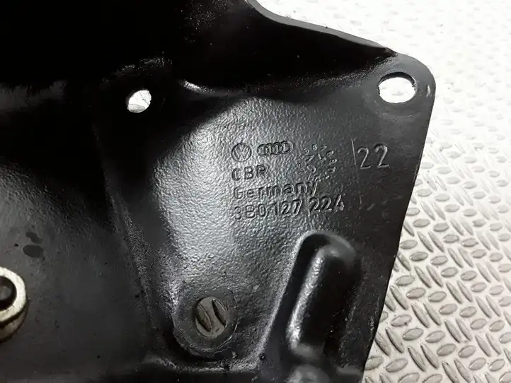 Volkswagen PASSAT B5.5 (2001 - 2005) 3B0127224 Кронштейн топливного фильтра — фото 2
