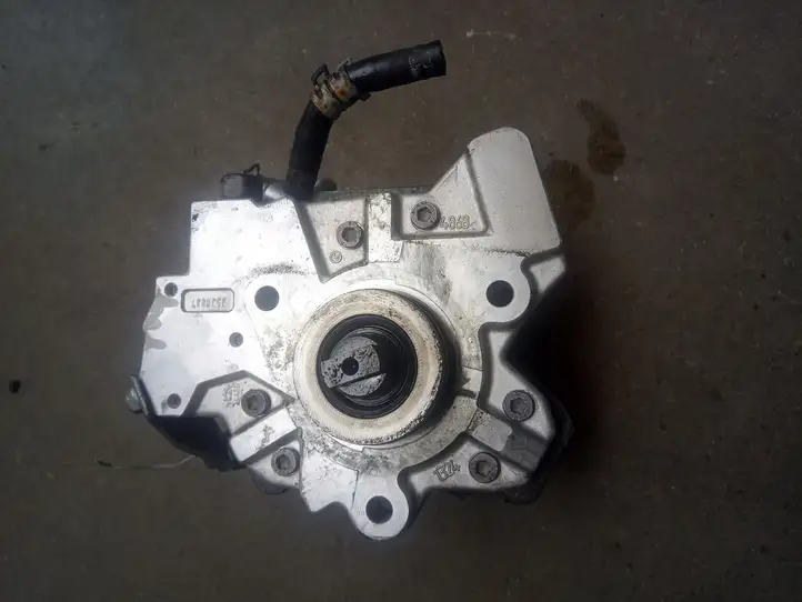 Toyota Auris E180 (2012 - 2018) Топливный насос — фото 3