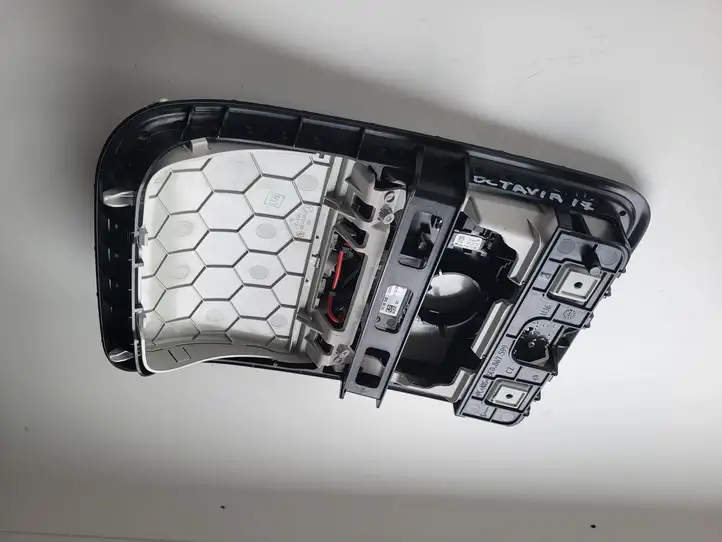 Skoda Octavia Mk3 (5E) (2013 - 2019) Передняя подсветка — фото 6