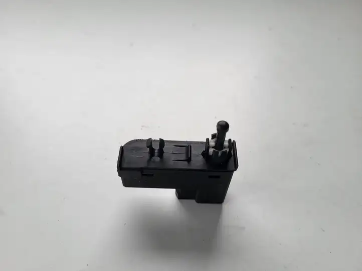 Ford Kuga II (2013 - 2019) Лампа подсветки бардачка — фото 2