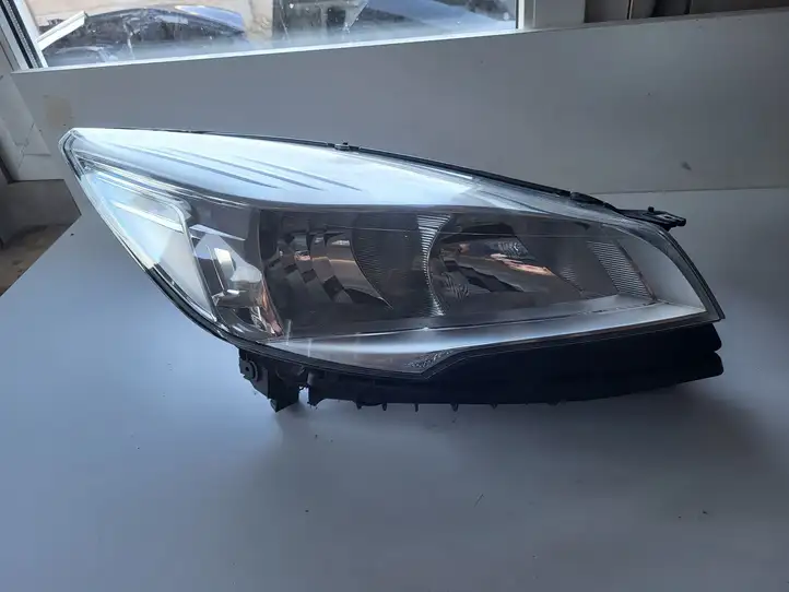Ford Kuga II (2013 - 2019) Передняя фара — фото 4