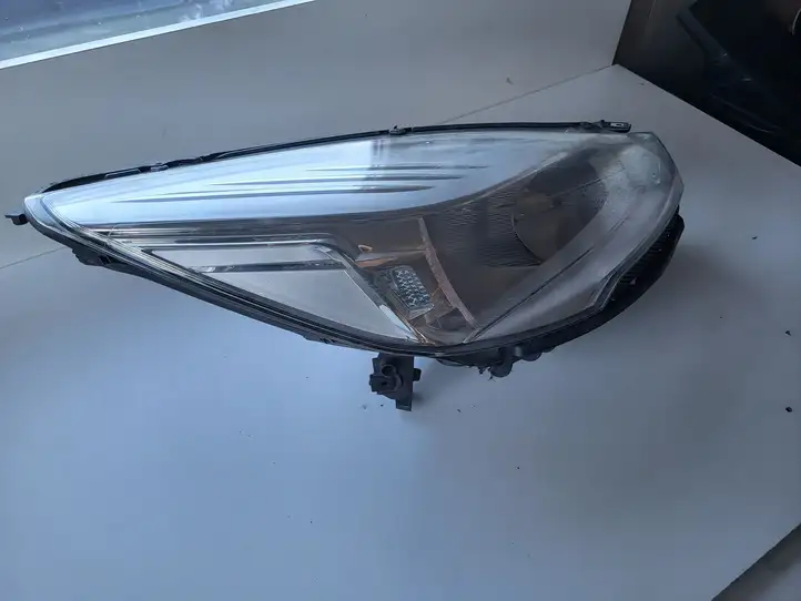 Ford Kuga II (2013 - 2019) Передняя фара — фото 6