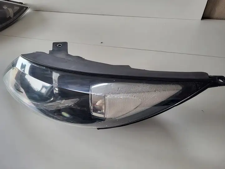 Kia Sportage (2014 - 2016) Передняя фара — фото 6