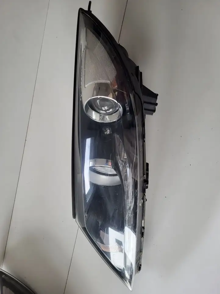 Kia Sportage (2014 - 2016) Передняя фара — фото 9