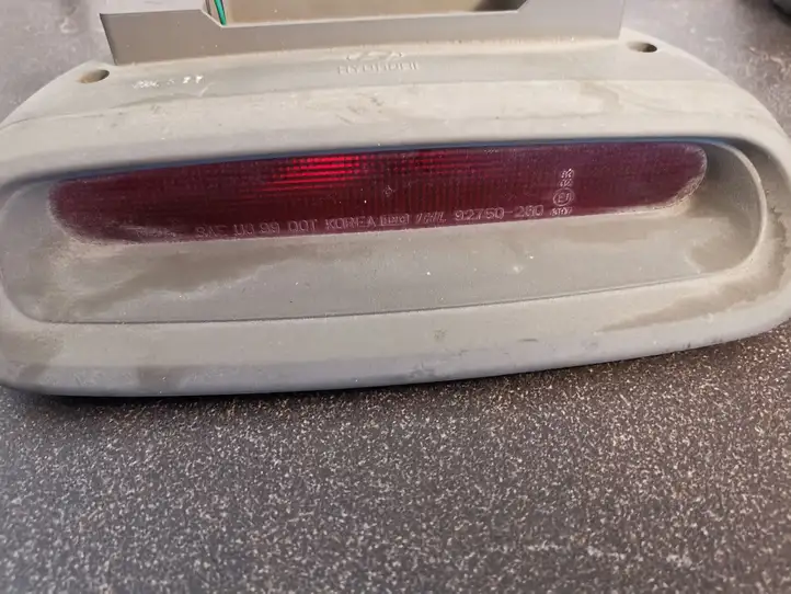 Hyundai Santa Fe (2000 - 2005) 92750260 Дополнительный стоп фонарь — фото 3