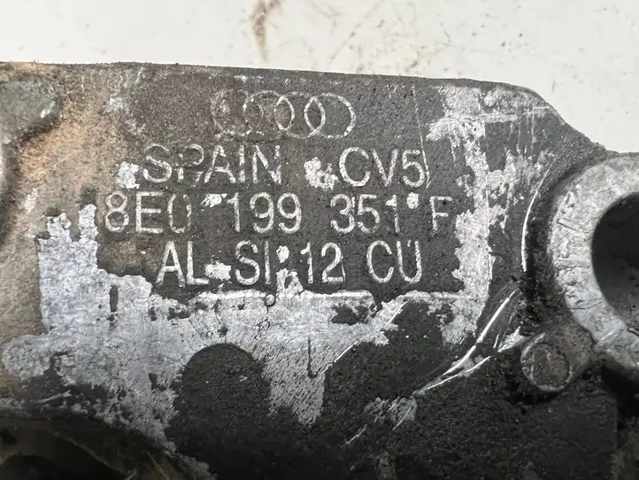 Audi A6 S6 C5 4B (1997 - 2001) 8E0199351F Кронштейн двигателя — фото 3