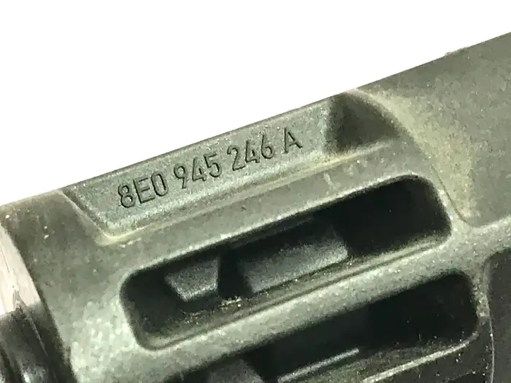 Audi A4 S4 B8 8K (2007 - 2011) 8E0945246A Деталь заднего фонаря — фото 3