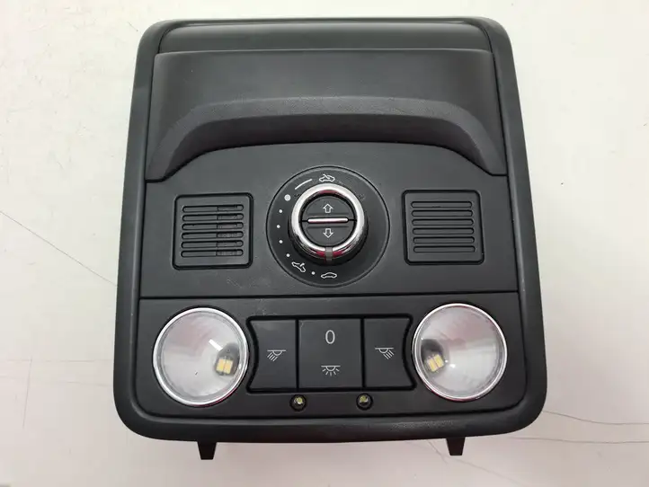 Skoda Octavia Mk3 (5E) (2013 - 2019) 5E9959561 Передняя подсветка — фото 1