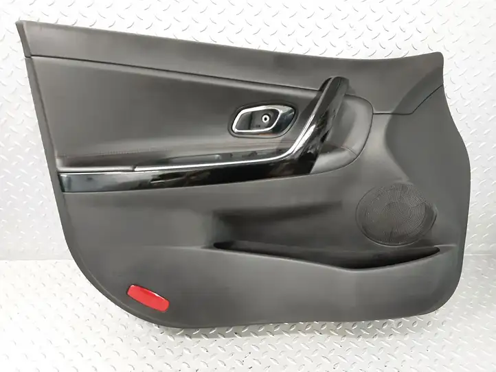 Kia Ceed (2015 - 2018) 82350A2000 Обшивка передней двери — фото 1
