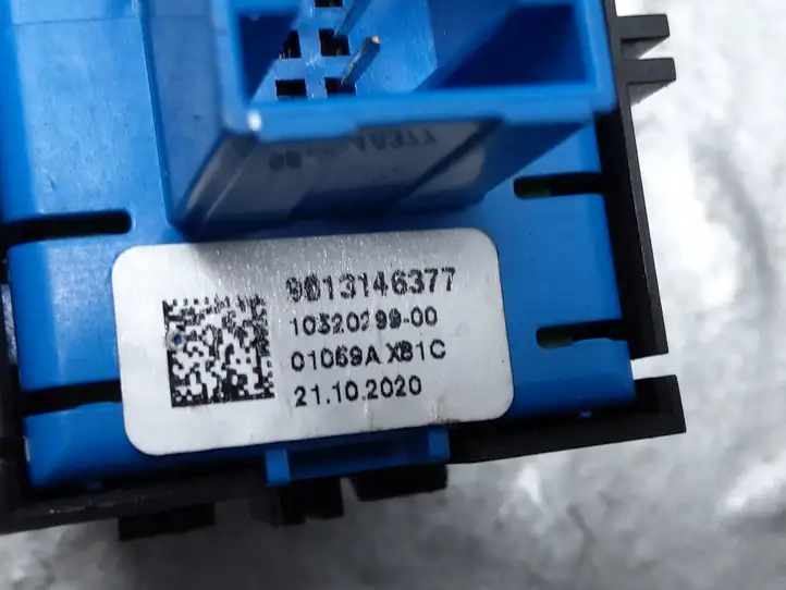 Citroen Berlingo (2018 - ) 9813146377 Кнопка ручного тормоза — фото 2