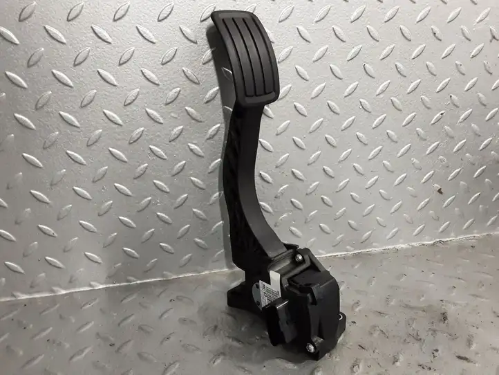 Citroen Berlingo (2018 - ) 9836042280 Педаль акселератора — фото 1