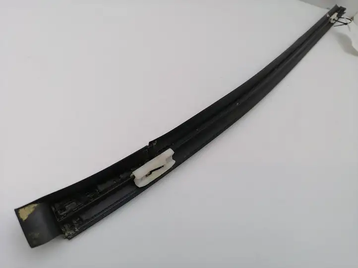 Volvo S60 (2000 - 2004) 39971356 Накладка заднего стекла — фото 2
