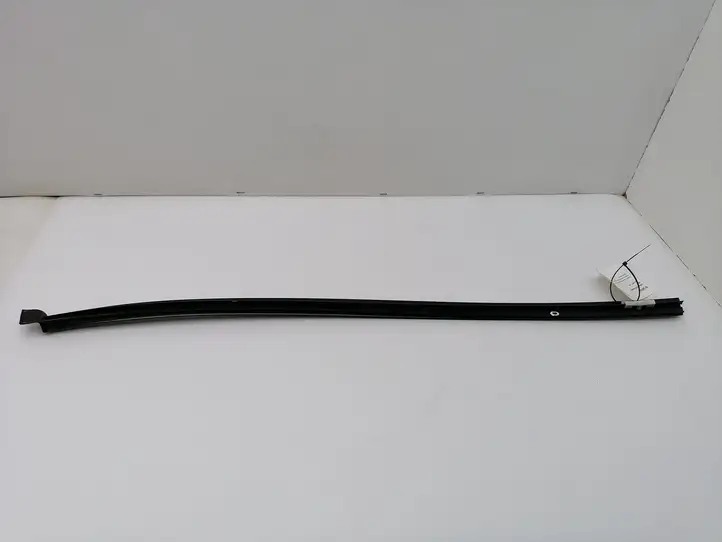 Volvo S60 (2000 - 2004) 39971370 Накладка заднего стекла — фото 7