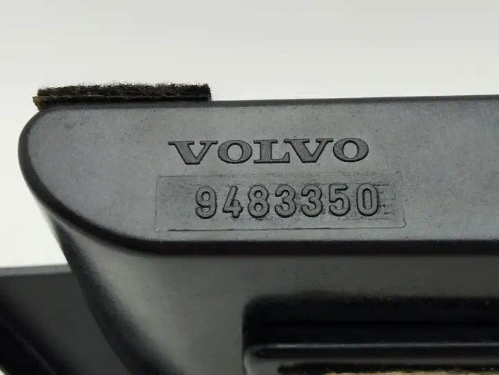 Volvo S60 (2000 - 2004) 148316 Дополнительный стоп фонарь — фото 2