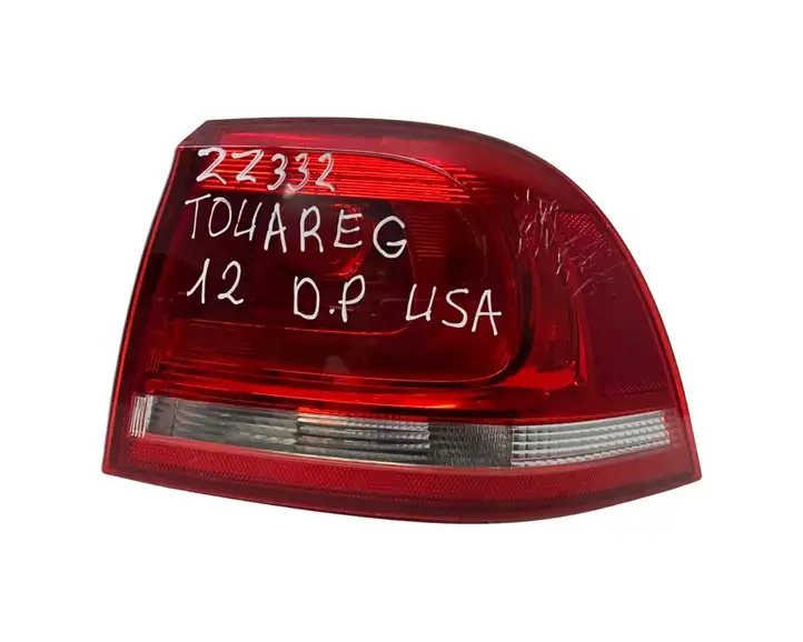 Volkswagen Touareg II (2010 - 2018) 7P6945096E Задний фонарь в кузове — фото 1