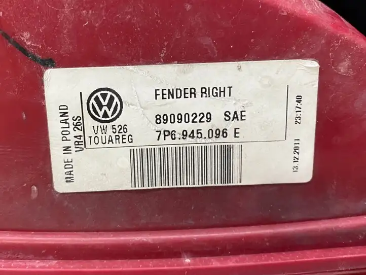 Volkswagen Touareg II (2010 - 2018) 7P6945096E Задний фонарь в кузове — фото 6