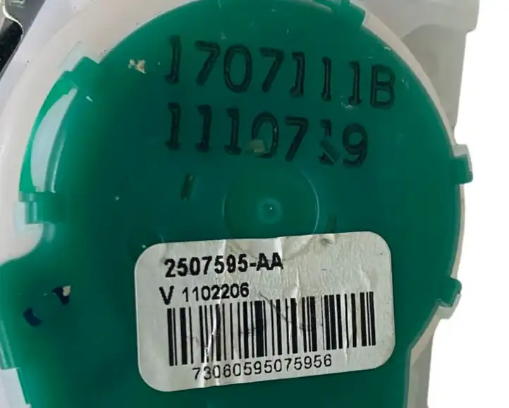 Tesla Model X (2015 - 2021) 114933305D Ремень безопасности 3-го ряда — фото 6