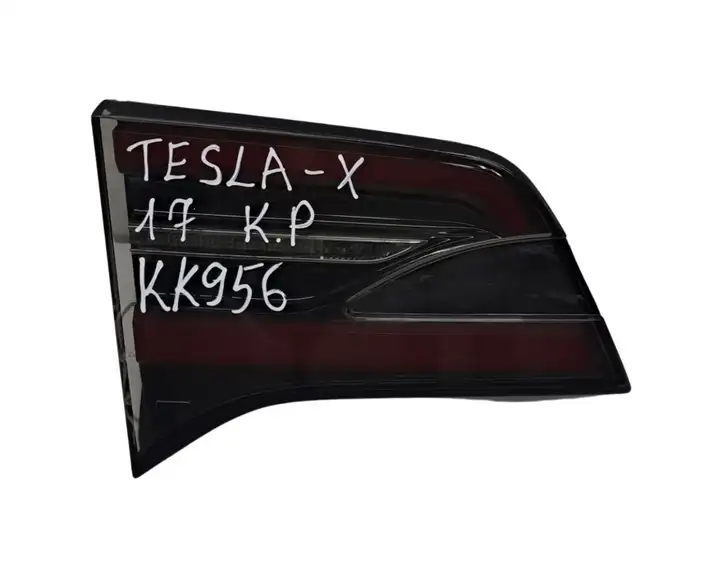 Tesla Model X (2015 - 2021) 103433800A Задний фонарь в крышке багажника — фото 1