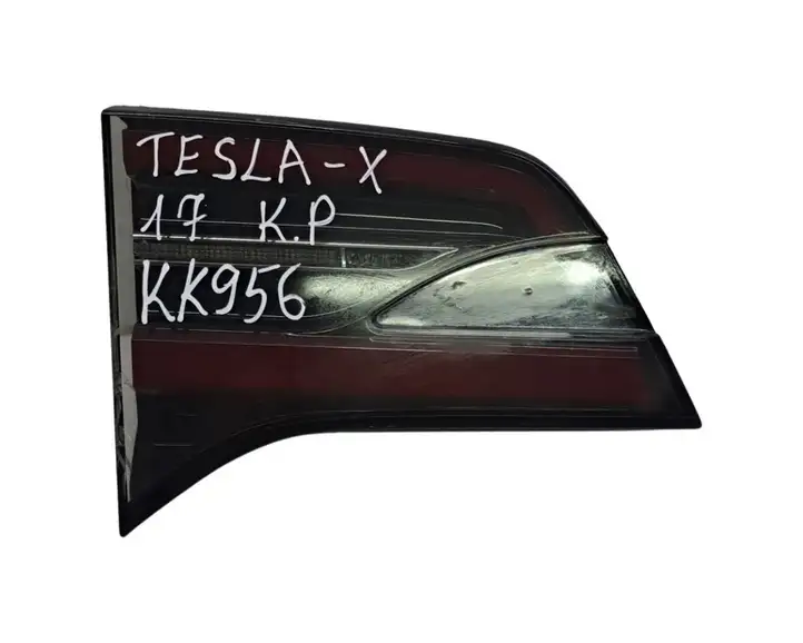 Tesla Model X (2015 - 2021) 103433800A Задний фонарь в крышке багажника — фото 4