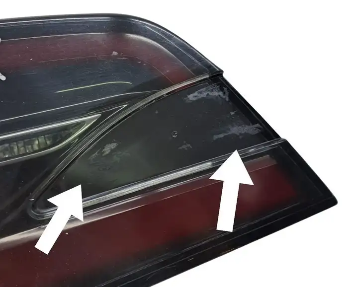 Tesla Model X (2015 - 2021) 103433800A Задний фонарь в крышке багажника — фото 6