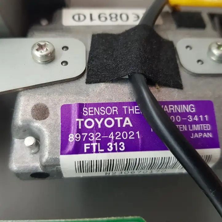 Toyota RAV 4 (XA30) (2006 - 2016) 8973242021 Передняя подсветка — фото 4