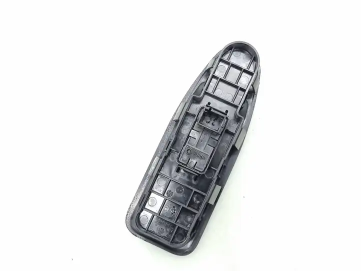 Toyota Proace (2013 - 2016) Кнопка стеклоподъемников — фото 2