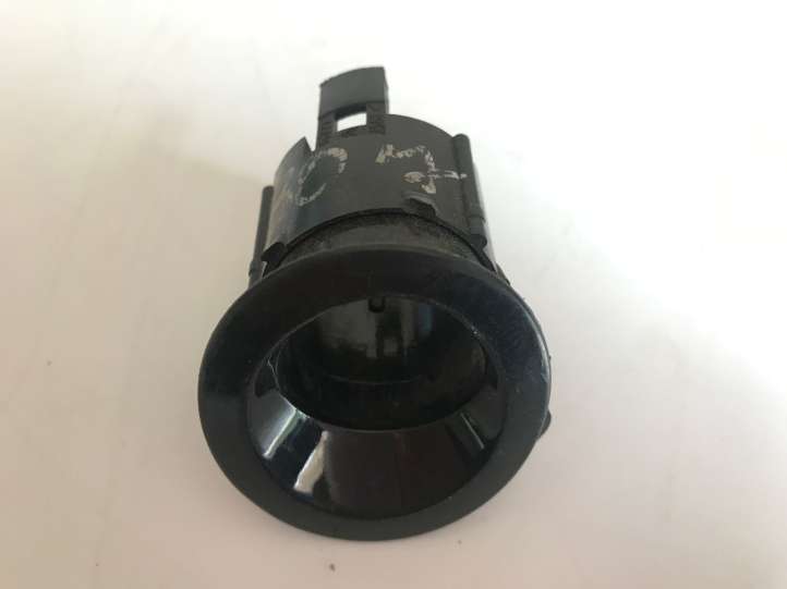 Peugeot 307 (2001 - 2005)  6036777 Кронштейн заднего датчика парковки (PDC)