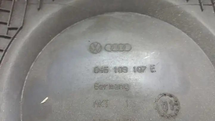 Volkswagen PASSAT B5.5 (2001 - 2005) 045109107E Защита ремня ГРМ — фото 3