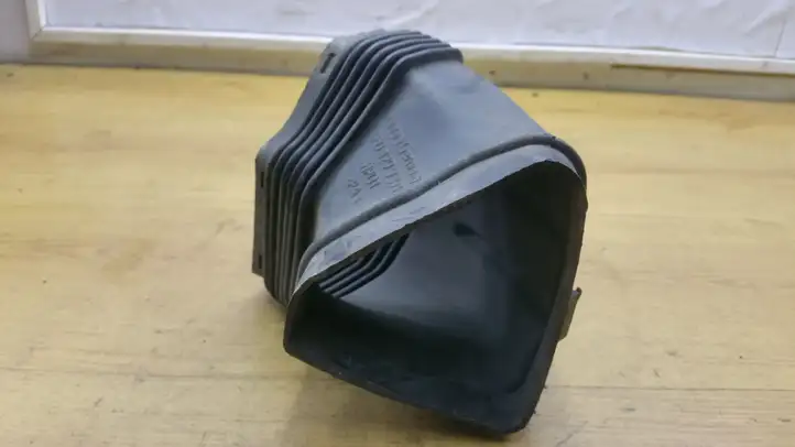 Audi A6 S6 C6 4F (2004 - 2008) 4F0129739B Детали воздухозаборника — фото 2