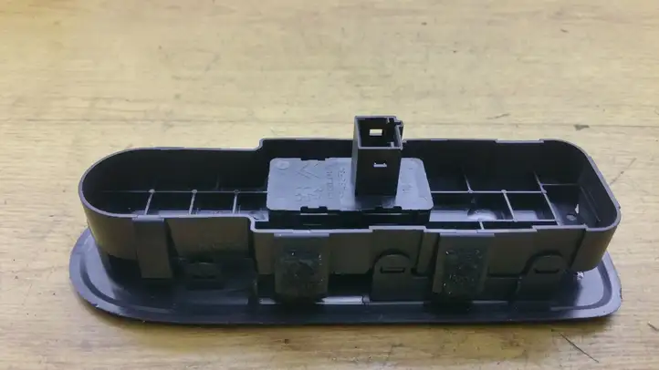 Citroen C5 (2008 - 2017) 96565184XT Кнопка стеклоподъемников — фото 3