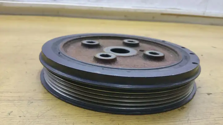 Volvo S60 (2010 - 2013) 31258122 Шкив коленчатого вала — фото 2