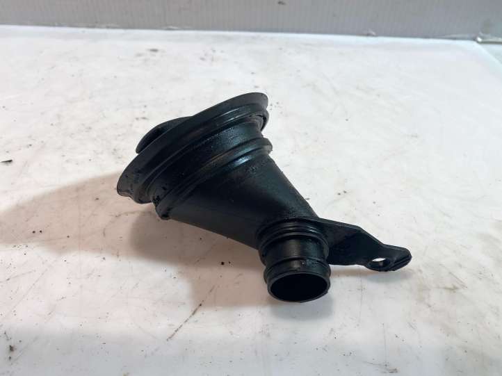 Audi Q7 (2005 - 2009)  059103482C Патрубок маслозаливной горловины