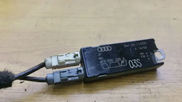 Audi A6 S6 C6 4F (2004 - 2008) 4F9035225A Усилитель антенны — фото 1