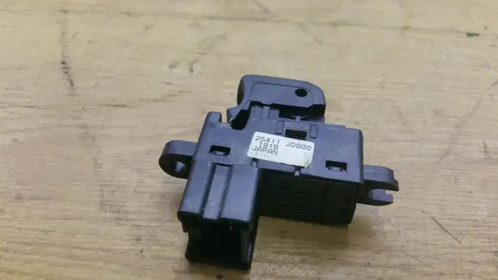 Nissan Qashqai (2006 - 2010) 25411JD000 Блок кнопок стеклоподъемников — фото 3
